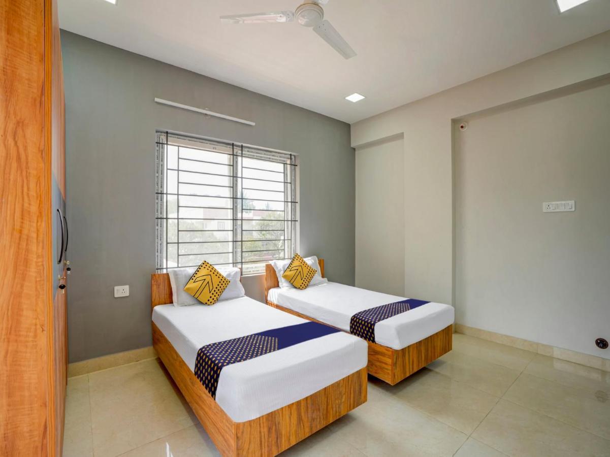 Spot On Helloworld Castle Prague Bangalore Exterior foto