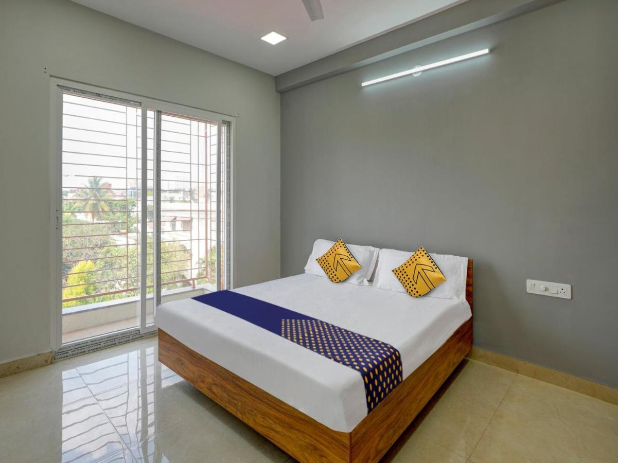 Spot On Helloworld Castle Prague Bangalore Exterior foto