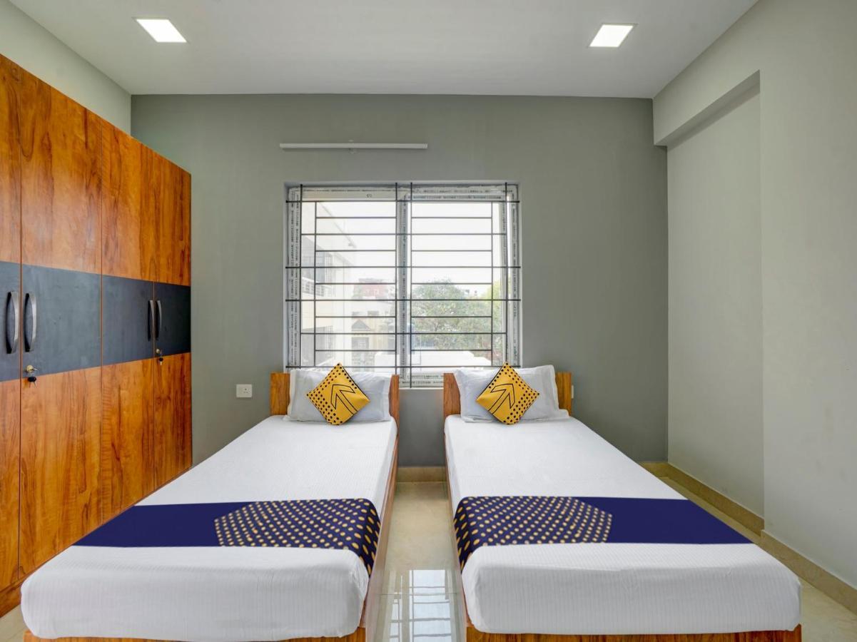 Spot On Helloworld Castle Prague Bangalore Exterior foto